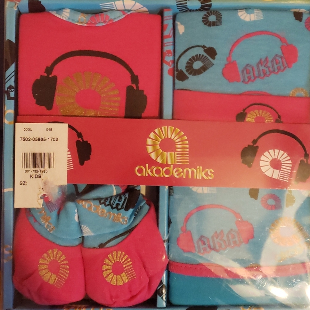 Newborn gift set